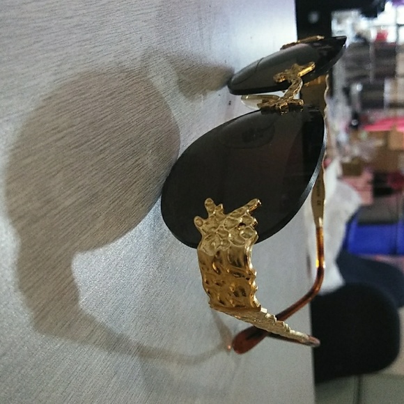 Vintage Sunglasses - Picture 4 of 4